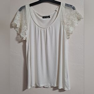 Apt. 9 Off White Lace Scallop Sleeve Blouse Butter Soft Tee Shirt Material